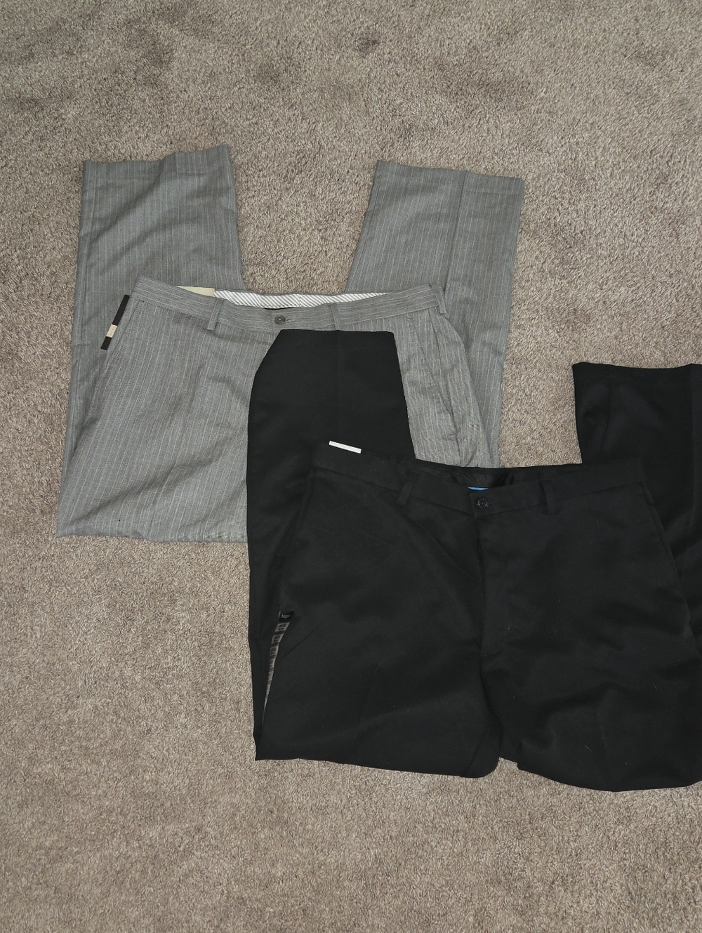 2 Pairs Of Men's 36/29 Haggar Dress Pants